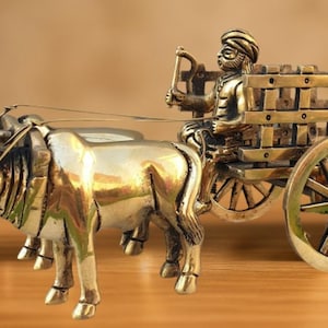 真鍮製の牛車のショーピース - ハンドメイドのヴィンテージインディアン牛車の置物 - 素朴なホームデコレーションギフト