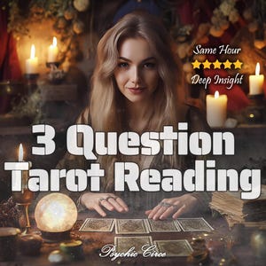 Puede incluir: Imagen que promociona un servicio de lectura de tarot. El texto "3 Question Tarot Reading" se muestra de forma destacada. Una mujer con cabello rubio está sentada a una mesa con cartas del tarot, velas y una bola de cristal. También se ven las palabras "Same Hour" y "Deep Insight".