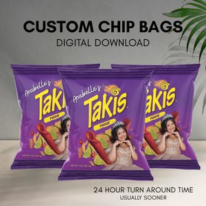 Peut inclure: Trois sachets de chips violets étiquetés Anabelle's Takis Fuego avec un poids net de 28,4g. Chaque sachet présente l'image d'une personne portant une couronne et une robe, ainsi que des piments. Le texte indique CUSTOM CHIP BAGS DIGITAL DOWNLOAD.
