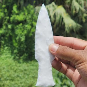 White Jade Glass Arrowhead: Hand-Knapped Crystal Flint Stone Arrow