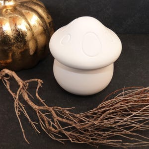 Decorative mushroom made of Raysin – Handmade mushroom figure – Autumn decoration – Boho decoration – Scandinavian home decoration