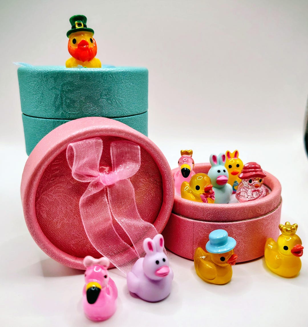 7+1 Kawaii Quackery Box of Mini Ducks and Flamingos Set in Mini Gift ...