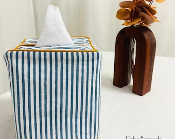 Skifferblått randigt linnefodral för näsduksask med kantband – Modern näsdukshållare för vardagsrum, badrum, kök, hem- och kontorsinredning, present