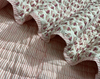 Colcha de algodão com estampa floral Rose Wood feita à mão – Manta Kantha reversível com listras, roupa de cama macia e leve, decoração para quarto e estilo fazenda