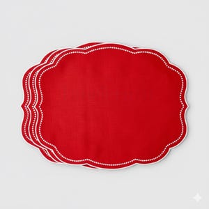 以下が含まれることがあります： 波型の縁と白い水玉模様のボーダーが付いた、3つの赤いプレースマットのセット。 プレースマットは無地の赤い中心部と装飾的な形状をしており、ダイニングやキッチンの装飾に適しています。