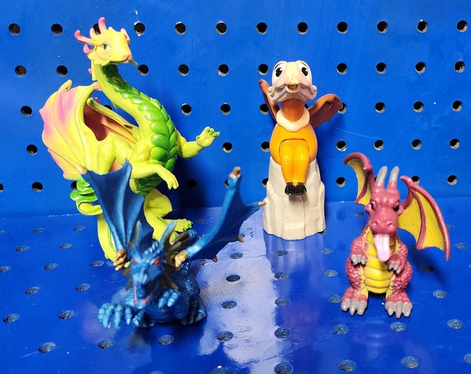 Dragon Fantasy Figure Bundle with Petrie from The Land Before Time