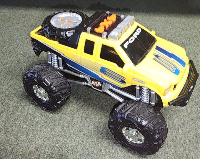 Adventure Wheels Ford F-250 Super Duty 4x4 Push Button Motion/Sound Truck