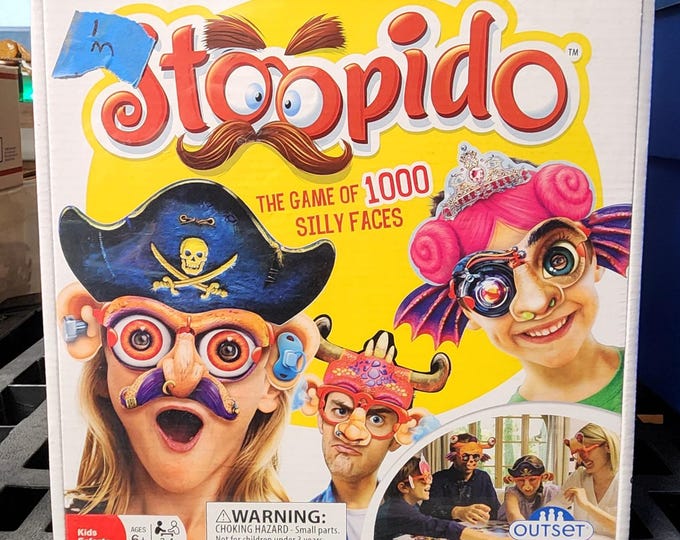 Stoopido The Game of 1000 Silly Faces