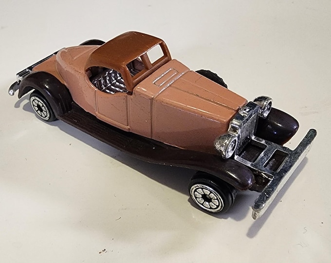 Summer 30's Stutz Bearcat Diecast Car