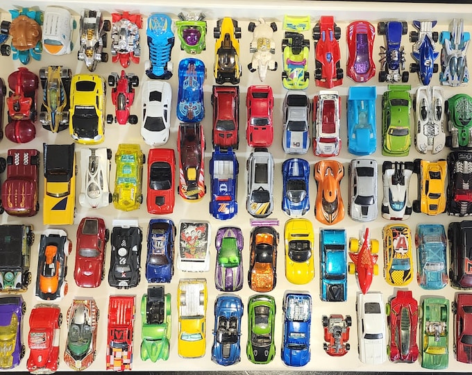 Hot Wheels Diecast Car Bundle 75 Cars Included