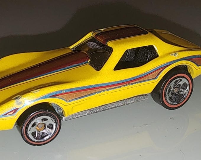 Loose Hot Wheels Corvette Stingray from 2006 Flying Customs series