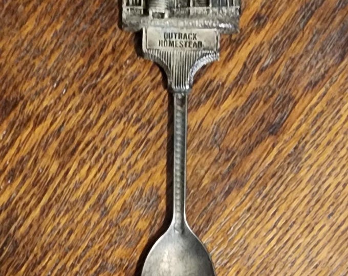 Small Collectible Spoon Australia Homestead Outback