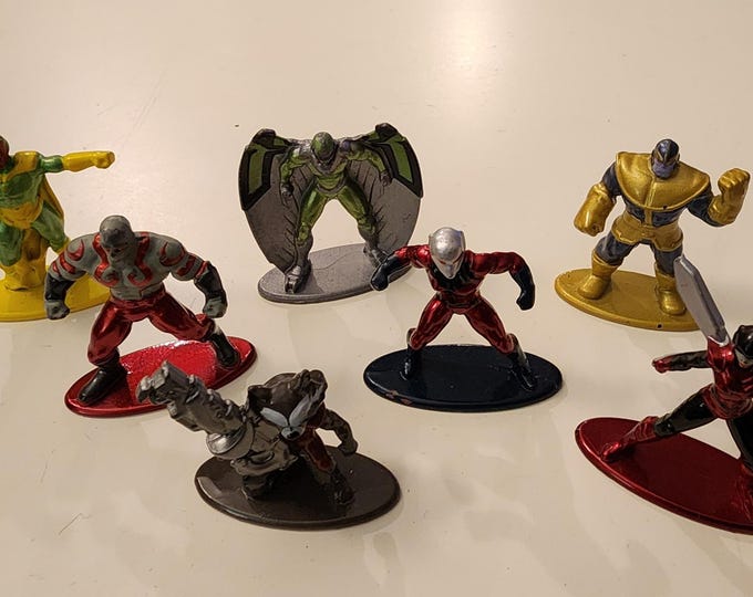 Marvel Avengers Minifigs Bundle Thanos, Antman, Wasp, Rocket Raccoon, and More