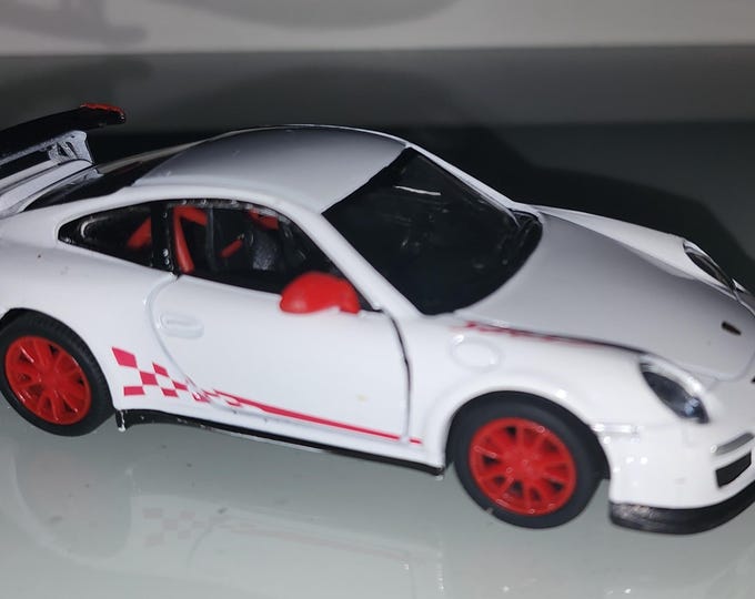 Kinsmart 2010 Porsche 911 GT3 RS 1:36 Scale Diecast Car