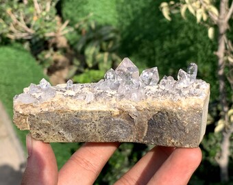 Cristaux de quartz diamantés sur matrice en provenance du Pakistan - 318 grammes