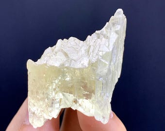 Fluorecent Yellow Triphane Kunzite Crystal With Spike Terminations - 37 Gram