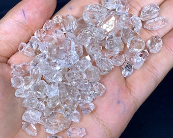 Fluorecent Petroleum Quartz Crystals From Pakistan - 47 Gram