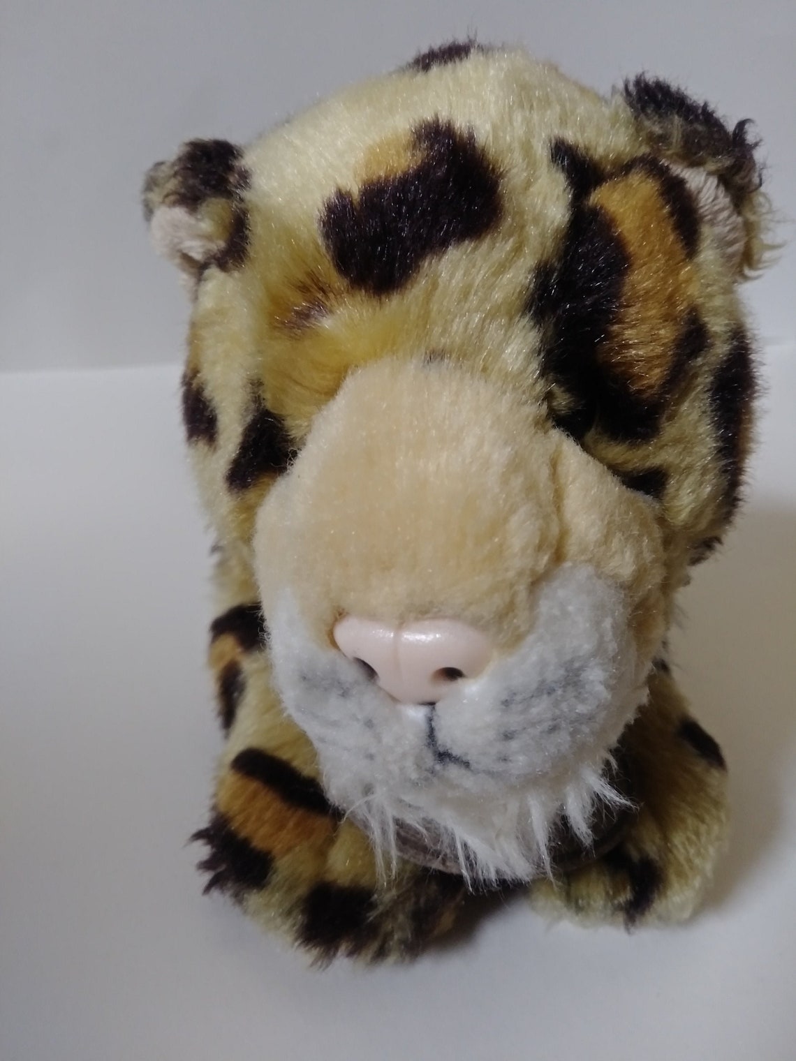 Yomiko Classics Spotted Cat Plush Stuff Toy | Etsy