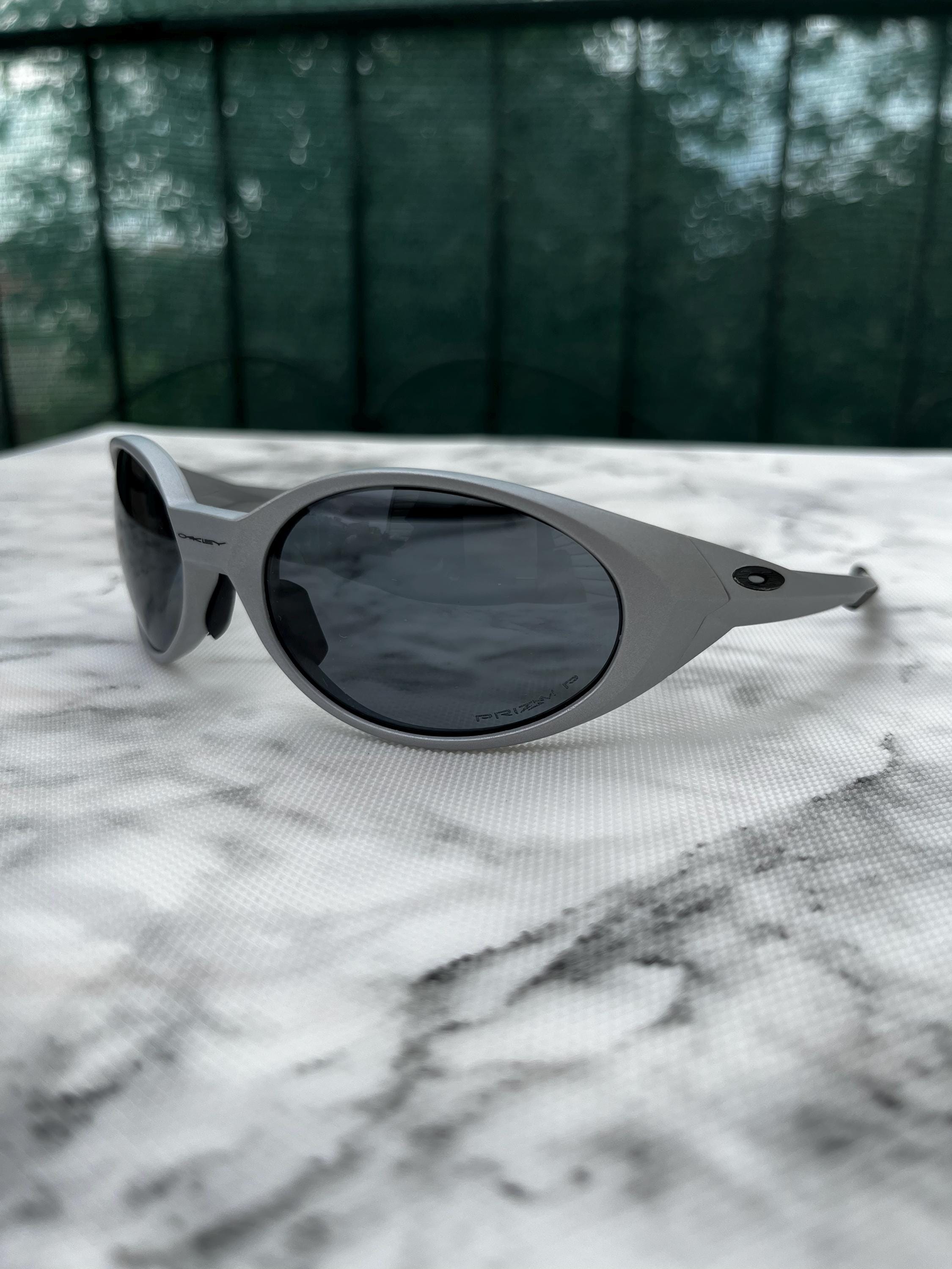 oakleyeyejackety2kオークリーsuprem Oakley Eyejacket Redux A staple in the 90's basketball scene