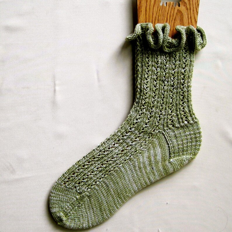 Lace Rib Knit Sock Pattern: Ruffle Option (PDF Pattern) - Etsy
