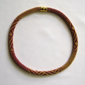 Bead Crochet Necklace Pattern:  Gold N&#39; Red Bead Crochet Necklace Pattern