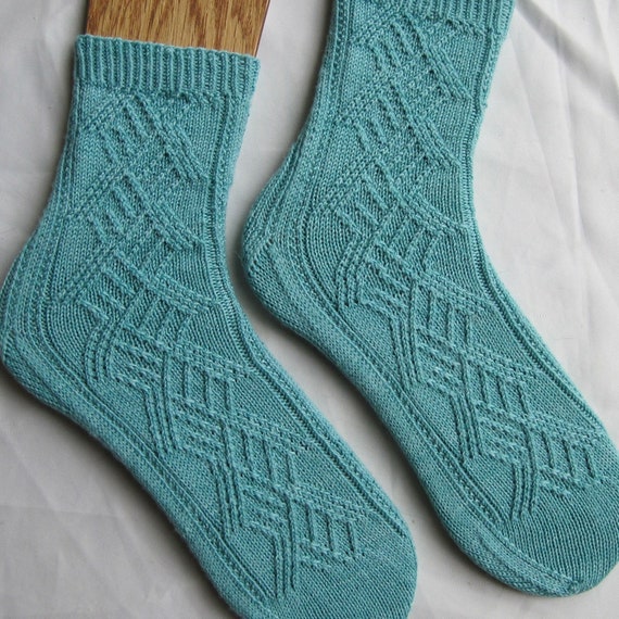 Knit Twist Stitch Sock Pattern: Euclidian Twist Stitch Sock Knitting Pattern  