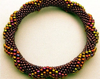 Bead Crochet Pattern:  Large Dimensional Diamonds All On The Outside