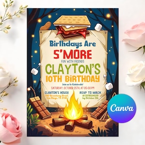Könnte beinhalten: Eine digital illustrierte Geburtstagseinladung mit Lagerfeuer-Thema. Die Einladung zeigt eine S'more-Grafik, den Text "Birthdays Are S'More" und Details für Claytons 10. Geburtstagsparty. Das Design umfasst ein Lagerfeuer, Marshmallows und Schokoriegel.