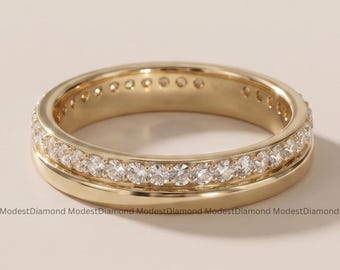 Round Cut Moissanite Wedding Band in 18K Yellow Gold Minimalist Eternity Band Handmade Bridal Jewelry Elegant Anniversary Gift for Women