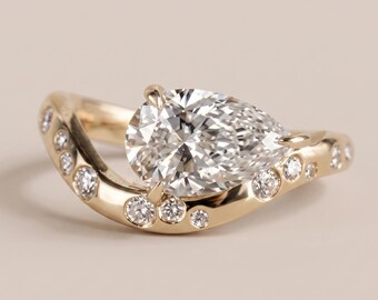 Pear Cut Moissanite Engagement Ring in 18K Yellow Gold Twisted Band with Pavé Side Stones Vintage Bridal Ring Unique Wedding Gift for Her