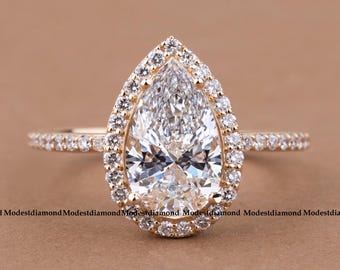 Anillo de compromiso con halo de moissanita talla pera en oro amarillo de 18 quilates con banda pavé. Elegante anillo llamativo con diamantes. Anillo de boda clásico para mujer.