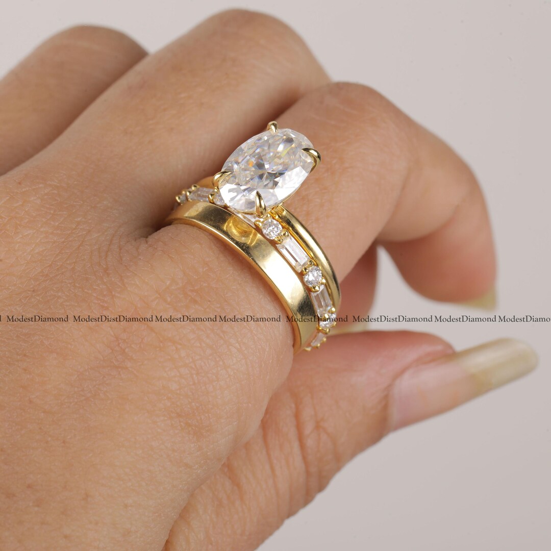 Oval Cut Moissanite Engagement Ring Set in Yellow Gold With Wedding ...