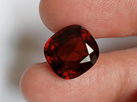 11.83 Ct Red Hessonite Garnet Gemstone: African Cushion Cut - Etsy