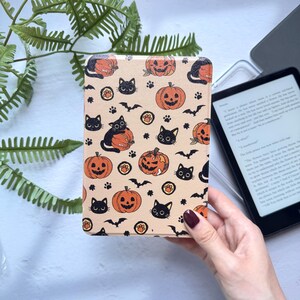 Happy Halloween Kindle Case, Kobo Case: Protective Auto Sleep/Wake Cover, Clear Back
