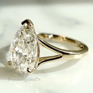 2.5 CT Pear Cut Moissanite Engagement Ring, Split Shank Solitaire Ring, Lab Grown Diamond Ring, 14K Solid Gold Teardrop Ring, Wedding Ring.