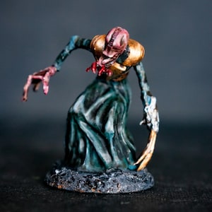 Mindflayer Miniature – Hand-Painted Illithid | D&D Aberration Monster | Psychic Horror TTRPG Figure