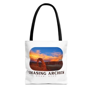 fourre-tout Chasing Arches | Fourre-tout aventure, sac de voyage, sac pour femme, cadeau pour les voyageurs, sac à provisions réutilisable