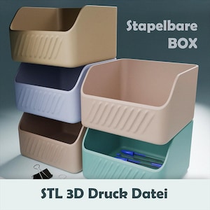 Könnte beinhalten: Gestapelte Aufbewahrungsboxen in Beige, Blau und Türkis. Die Boxen haben ein geripptes Design auf der Vorderseite. Der Text "Stapelbare BOX" und "STL 3D Druck Datei" sind sichtbar.
