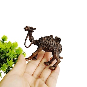 Cammello di bronzo, animaletto da tè – Ornamento della Via della Seta, simbolo di ricchezza secondo il Feng Shui