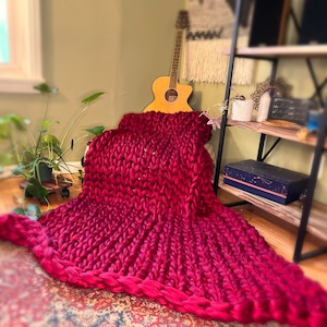 Super Chunky Acrylic/Vegan Knit Blanket image 4