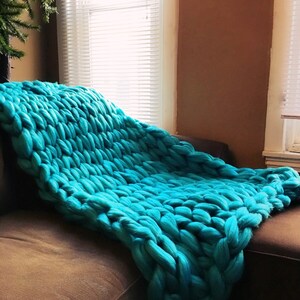 Super Chunky Acrylic/Vegan Knit Blanket image 8