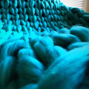 Super Chunky Acrylic/Vegan Knit Blanket image 9