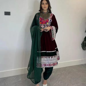 Kuchi Charm – Traditional Afghan Wear with a Modern Twist