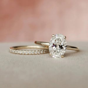 3 Ct Oval Moissanite Engagement Ring Set, Bridal Ring Set, Oval Solitaire Ring & Unique Round Wedding Band 14K Solid Gold Wedding Ring Set