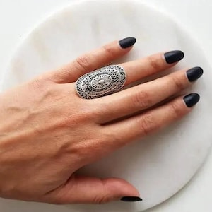 Verstellbarer Mandala-Ring, auffälliger Statement-Ring, ethnischer Boho-Ring, Antiksilberring, ausdrucksstarker handgefertigter Schmuck, R86AS