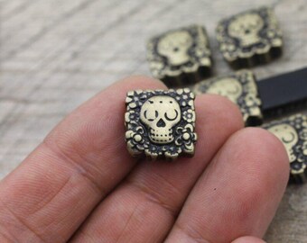 5 schedel schuifkralen, bronzen kralen, lederen kralen, antiek brons, sieraden benodigdheden, groothandelsprijs, ZM80ab