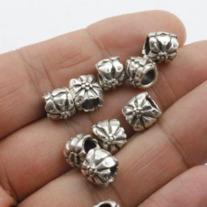10 Flower Beads, Spacer Beads, Antique Silver Beads, Metal Beads, Zamak Beads, Jewelry Making Supplies, Wholesale Beads, ZM417as