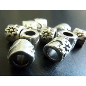 10 Flower Beads, Spacer Beads, Antique Silver Beads, Metal Beads, Zamak Beads, Jewelry Making Supplies, Wholesale Beads, ZM406as