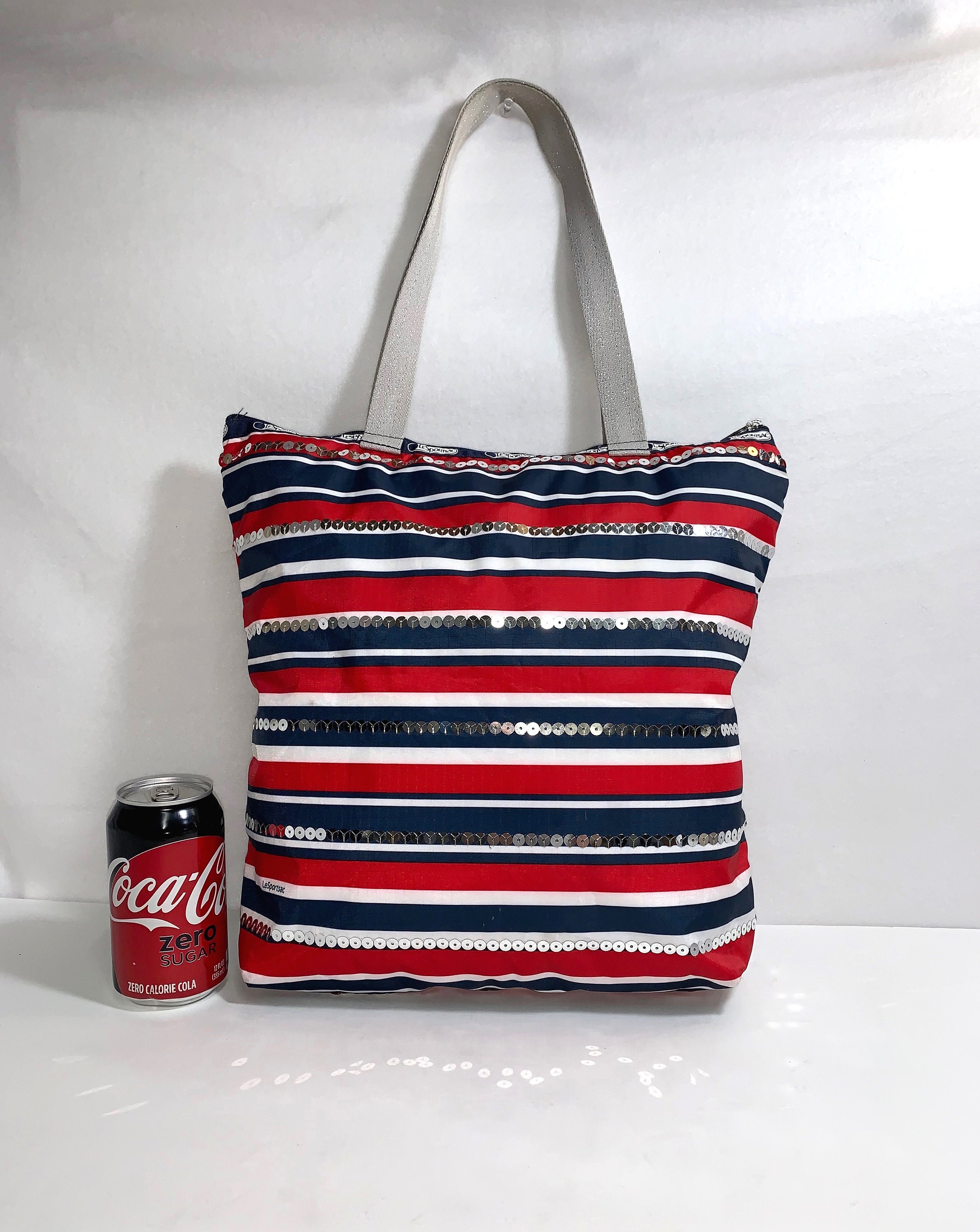 トートバッグ [LeSportsac X Coca-Cola] A Season To Share Easy Carry Tote LeSportsac Coca Cola Collection Easy Carry Tote 