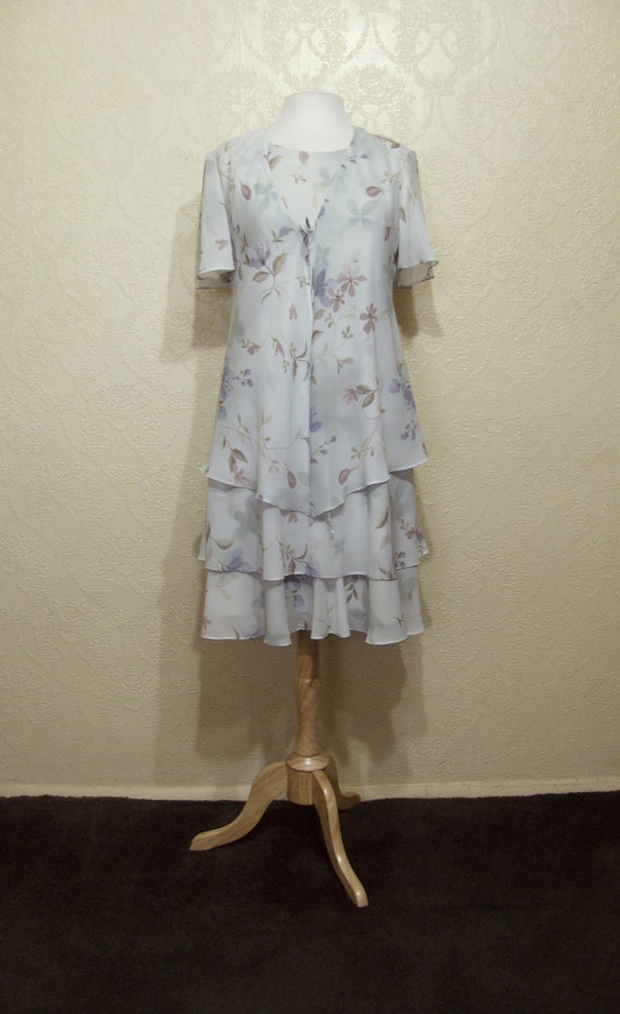 Like New soft Pastel Sage Green FLORAL Dress and M